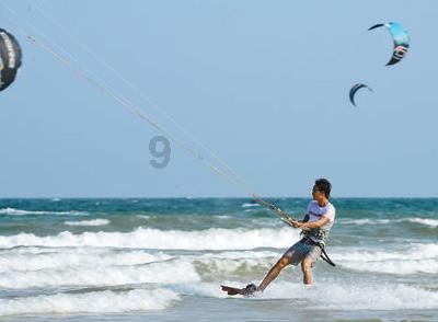 许勤在省政协十三届二次会议经济、特邀、科技、科协界别联组讨论时强调 汇聚科技力量引领产业振兴 厚植龙江高质量发展新优势 蓝绍敏参加