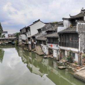 一生经历70多场战斗，性子易躁怒，饮酒过度后倒地不起的战国大名