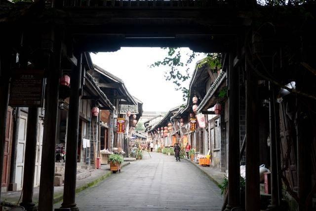 旋转的圆球